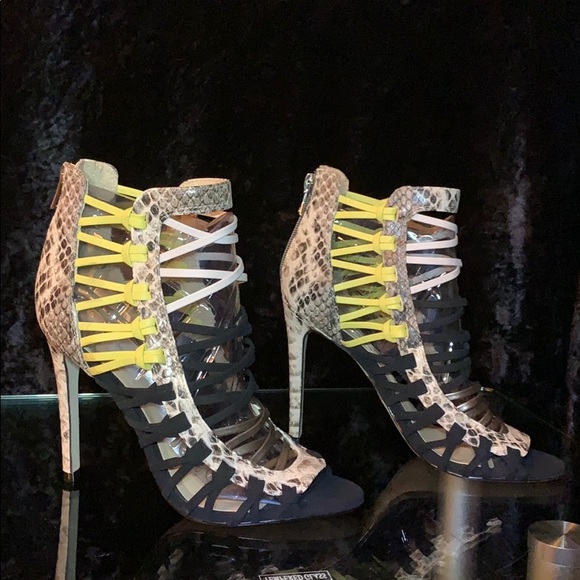 Steve Madden Sleik Sandals zip up Snakeskin 6 1/2 - Picture 3 of 16